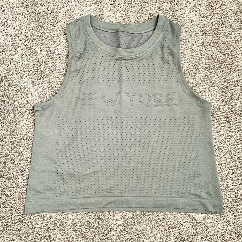 Lululemon Swiftly Breathe Crop Tank “New York.” Size 6, Grey Sage. NWOT
